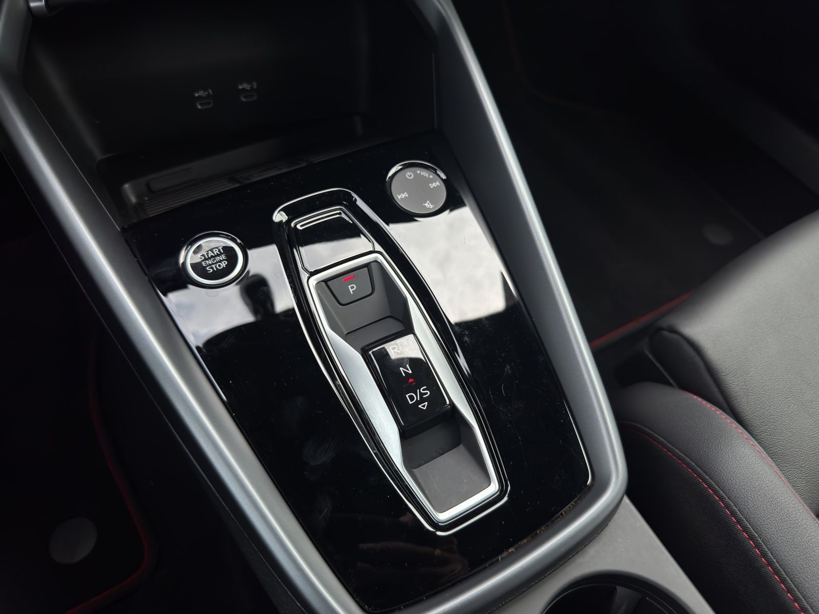 Audi A3 Sportback 40 TFSIe 2x S LINE LEDER LM18 SONOS