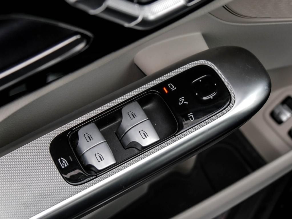 Mercedes-Benz GLC 300 e 4M Avantgarde/Pano/HUD/AHK/360/Memo/19