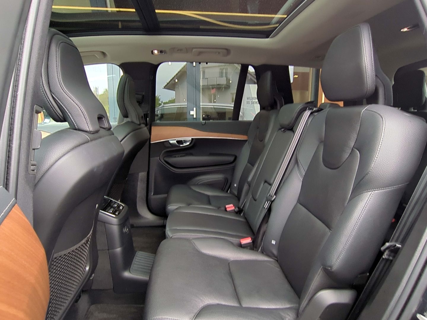 Volvo XC90 Plus Bright Recharge Plug-In Hybrid AWD T8