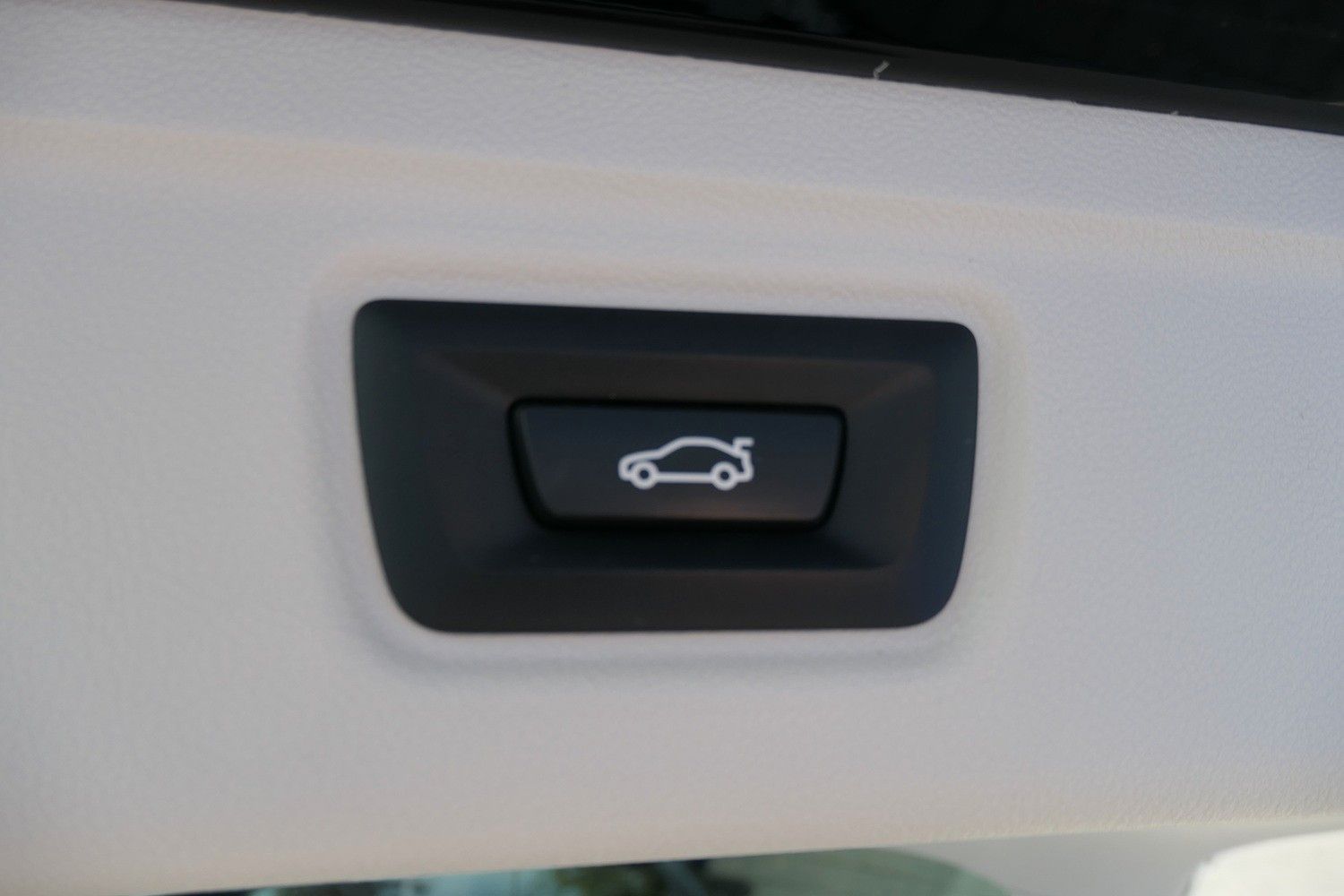BMW 318 i Touring - Samsaru's Car Outlet