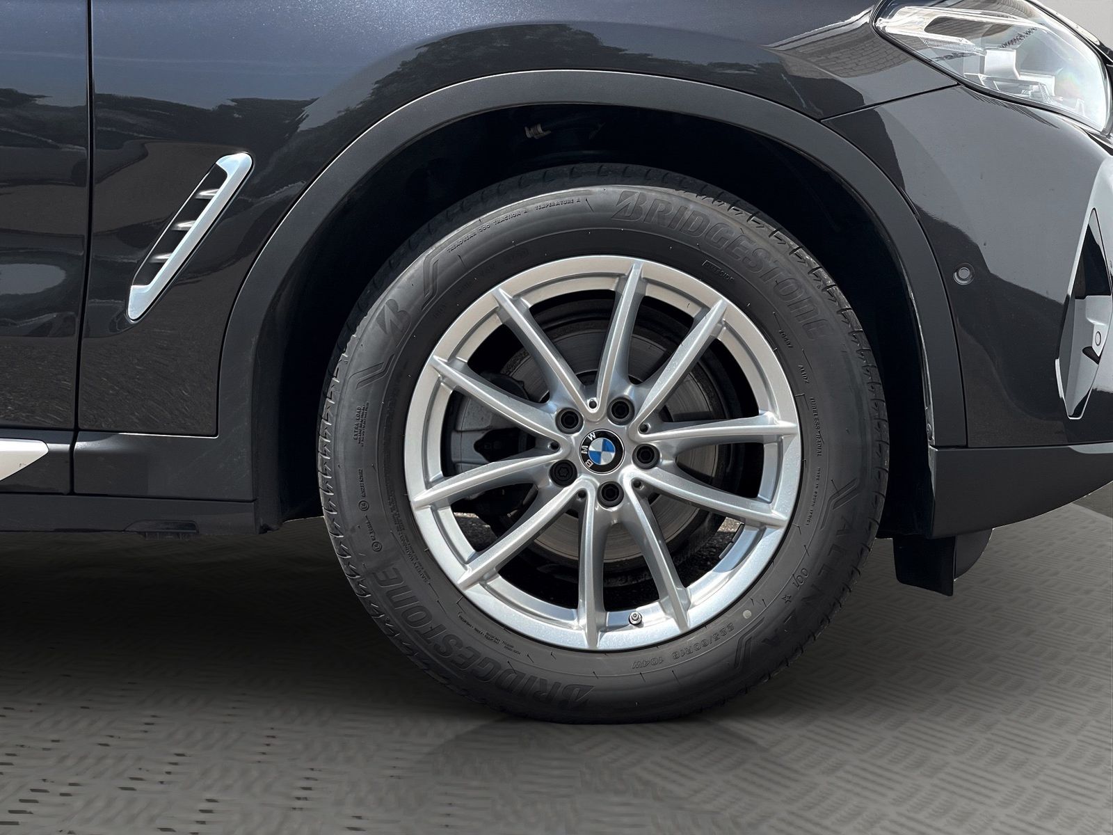BMW X3 xDrive20i - Samsaru's Car Outlet