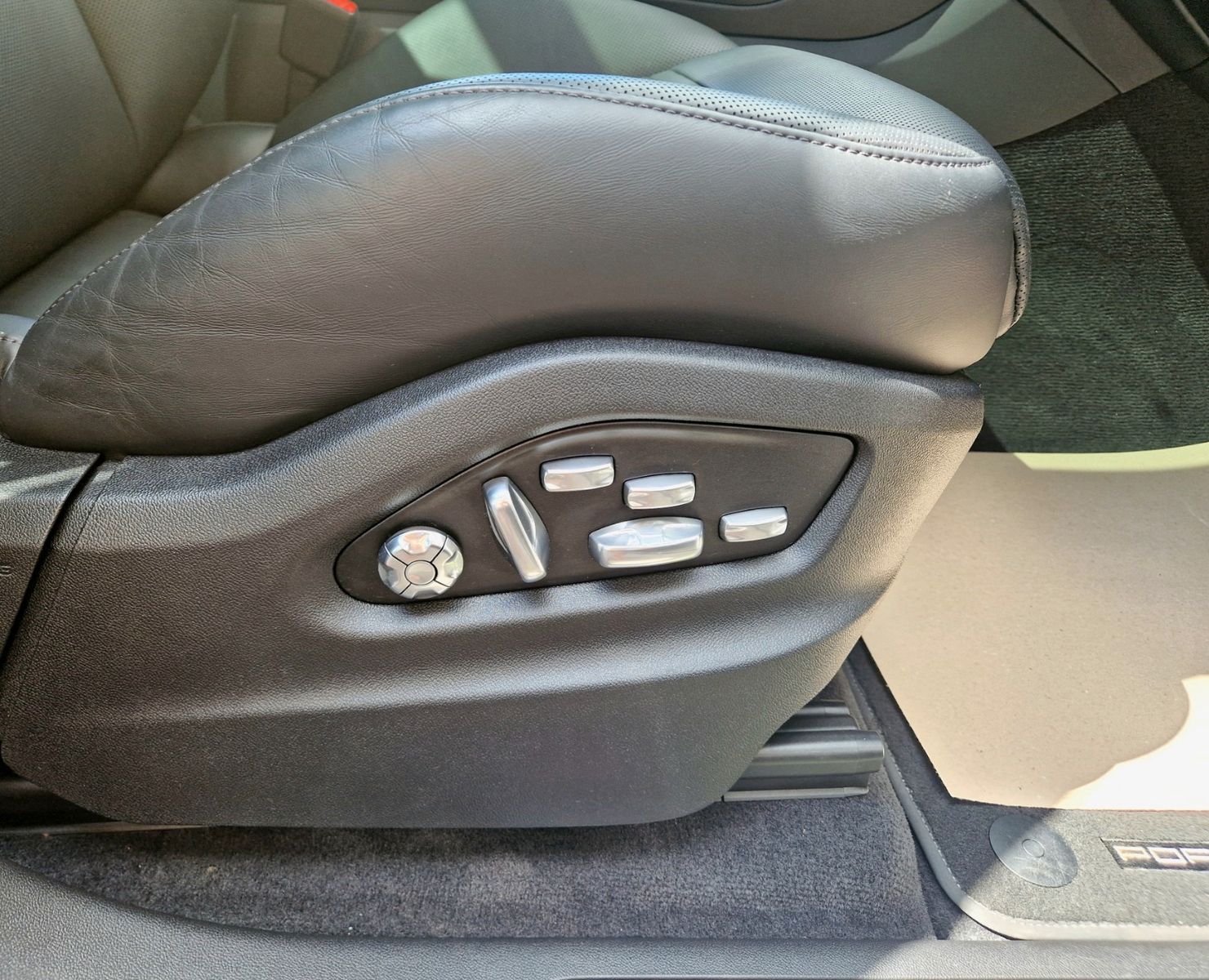 Porsche Cayenne E-Hybrid +SPORTABGAS+PANO+HUD+MEMORY+