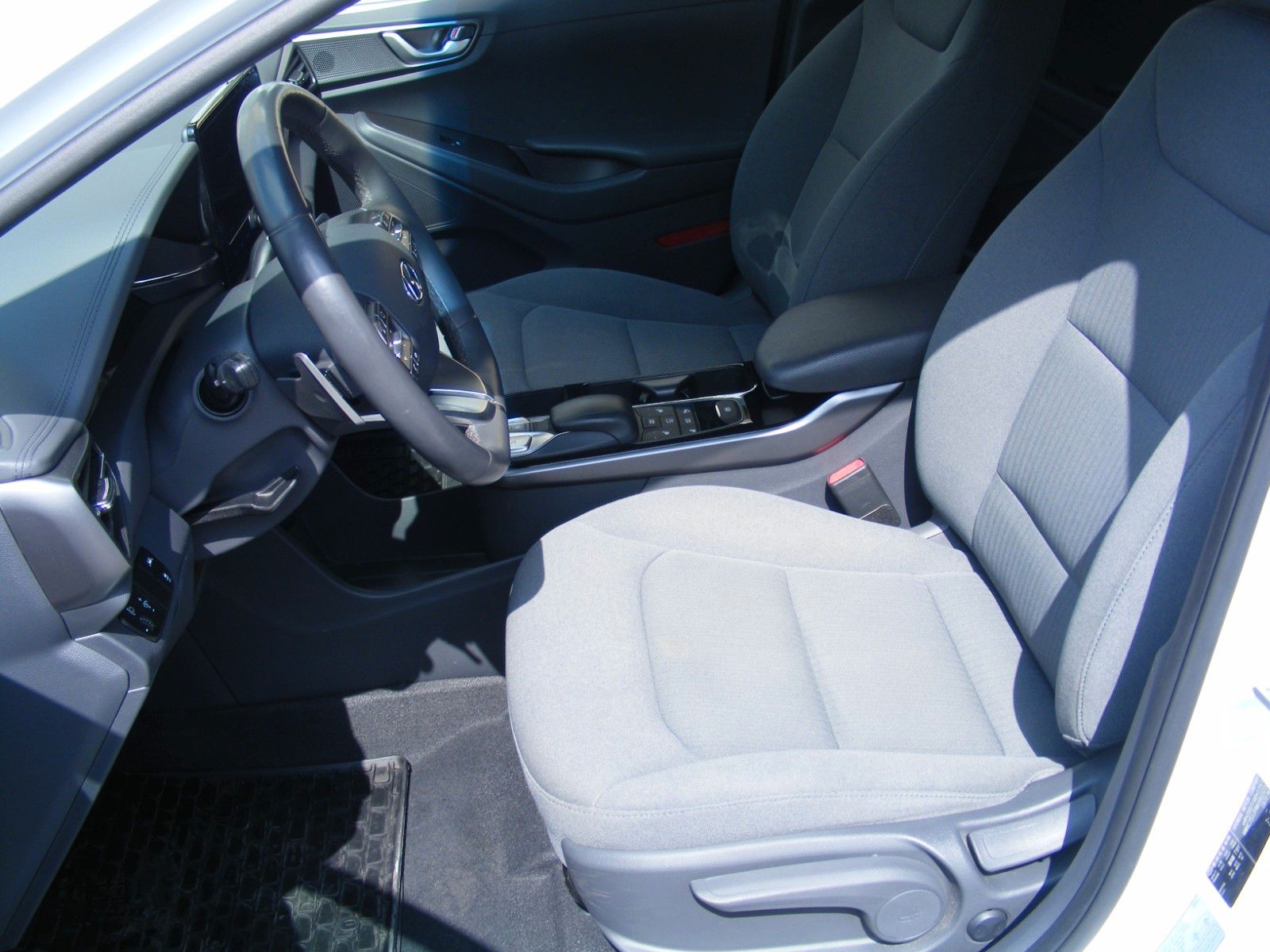 Hyundai IONIQ Elektro Trend - Samsaru's Car Outlet