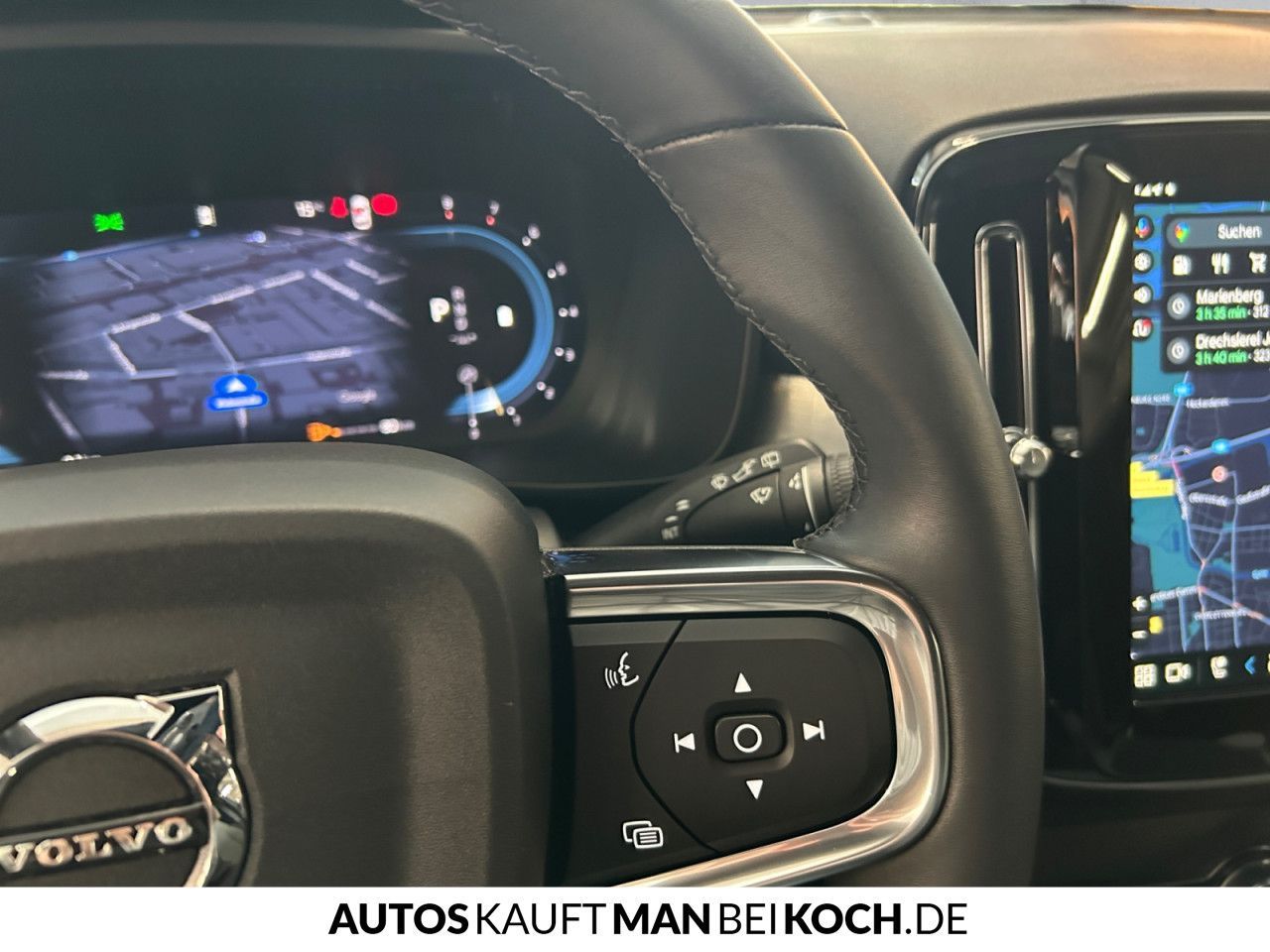 Volvo XC40 B3 DKG Core AHK LED SHZ/LHZ NAVI PDC/CAM!