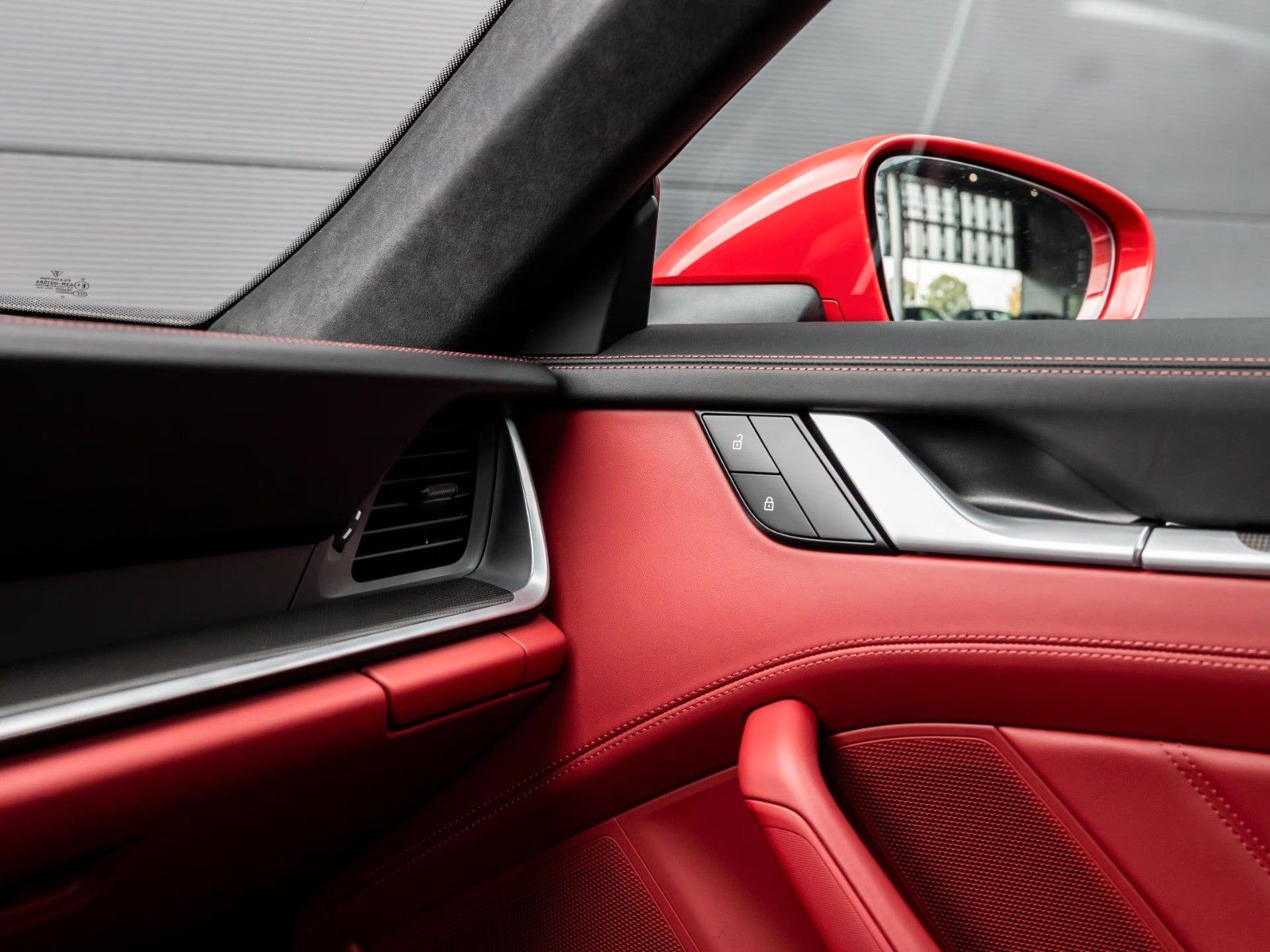 Porsche 992 911 Turbo S - Samsaru's Car Outlet