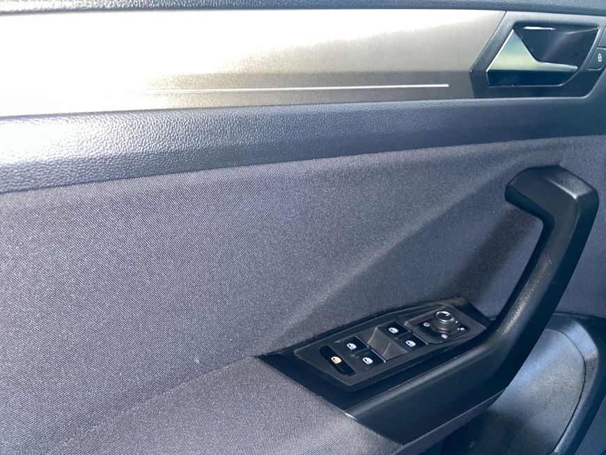 Volkswagen T-Roc 1.5 TSI DSG Style - Samsaru's Car Outlet