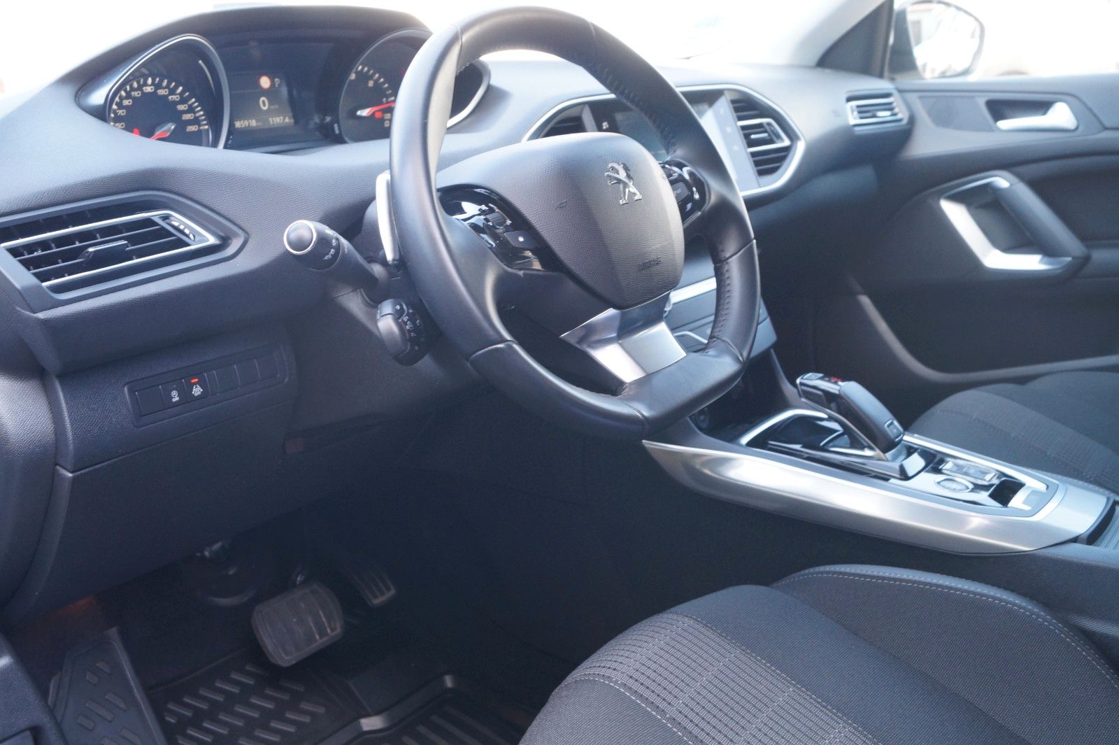 Peugeot 308 SW - Samsaru's Car Outlet