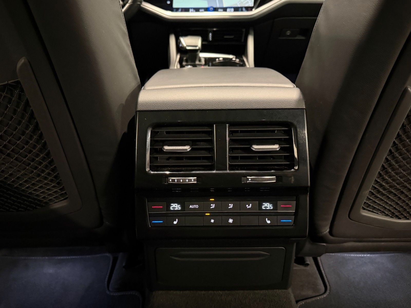 Volkswagen Touareg R-Line 4Mot.*20Zoll*PANORAMA*LUFT*HIFI*