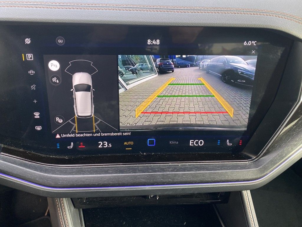 Volkswagen Touareg 3.0 TDI 4Motion R-Line - Samsaru's Car Outlet