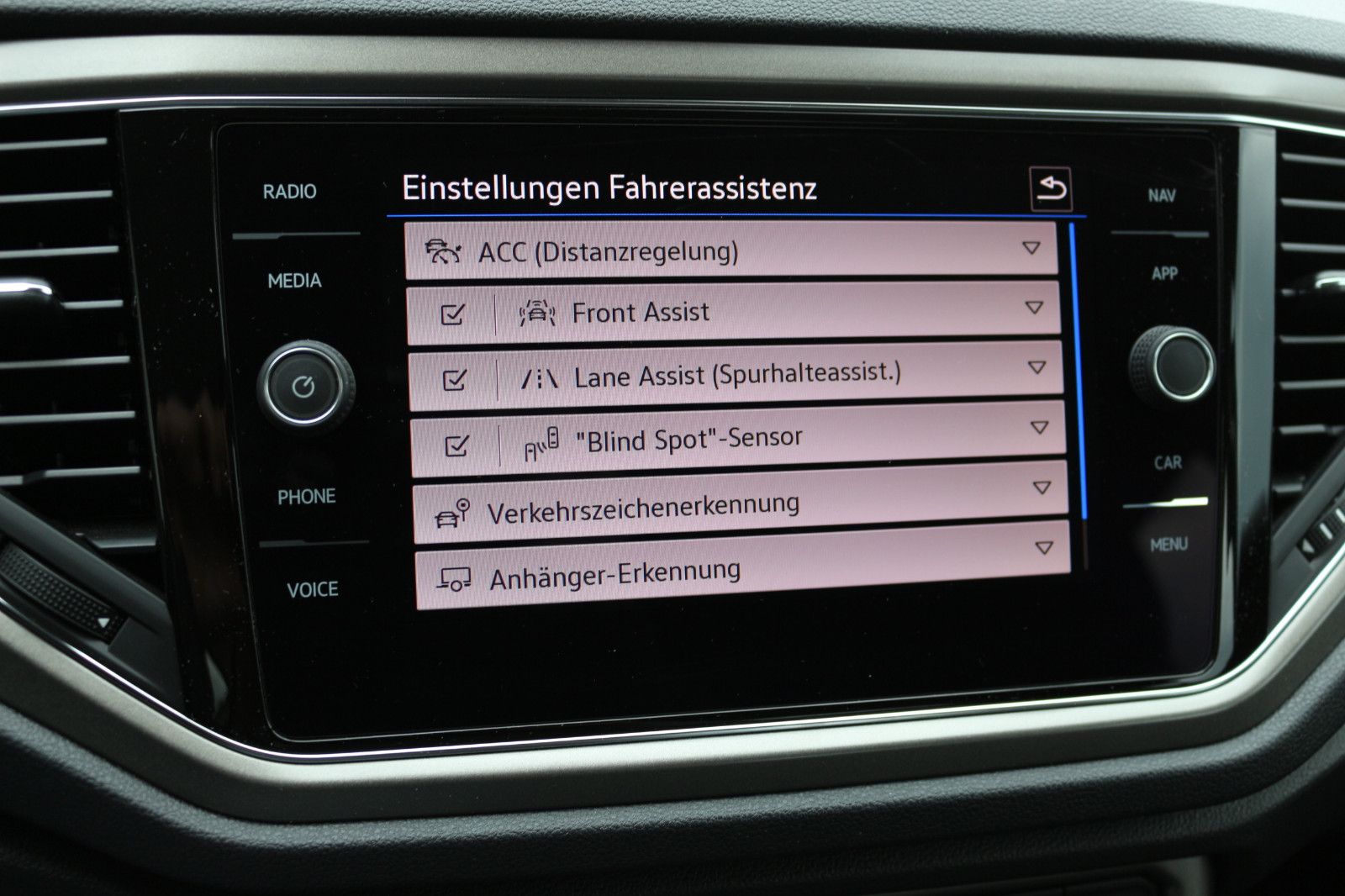 Volkswagen T-Roc Style - Samsaru's Car Outlet