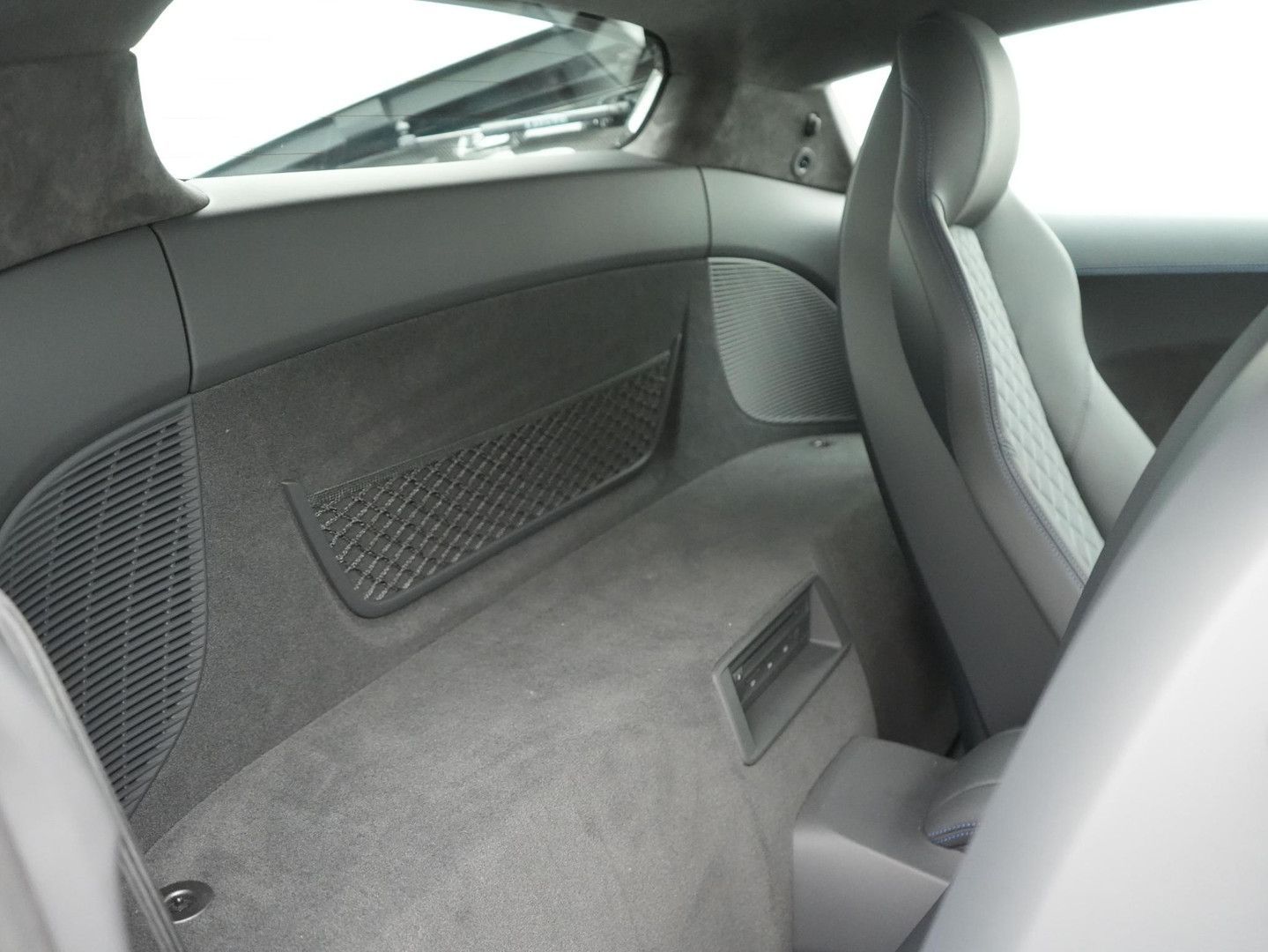 Audi R8 5.2 performance RWD - Samsaru's Car Outlet