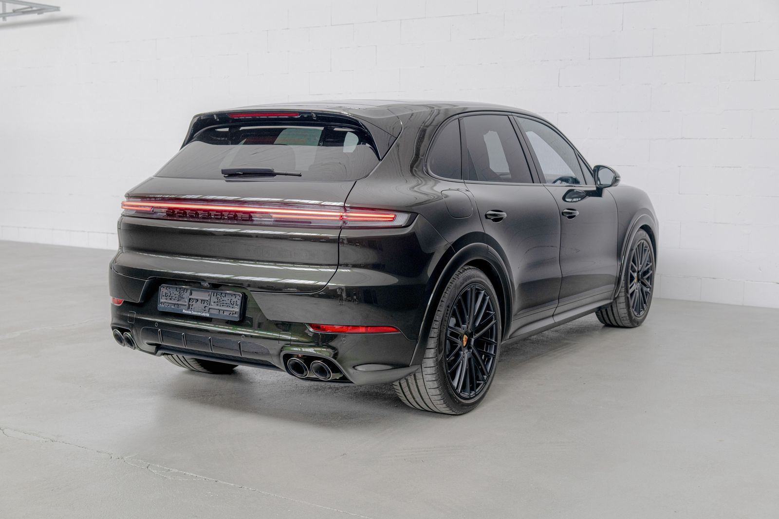 Porsche Cayenne S E-Hybrid I PTS Dunkeloliv I Burmester