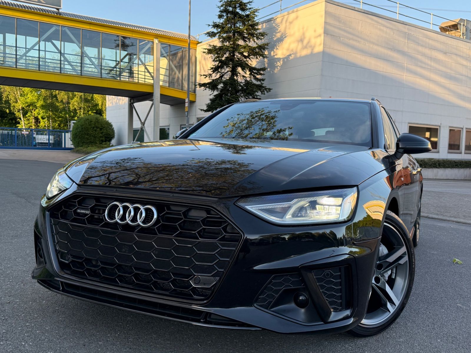 Audi A4 Avant 40 TDI Quattro *S-LINE *MEMORY*1HAND*