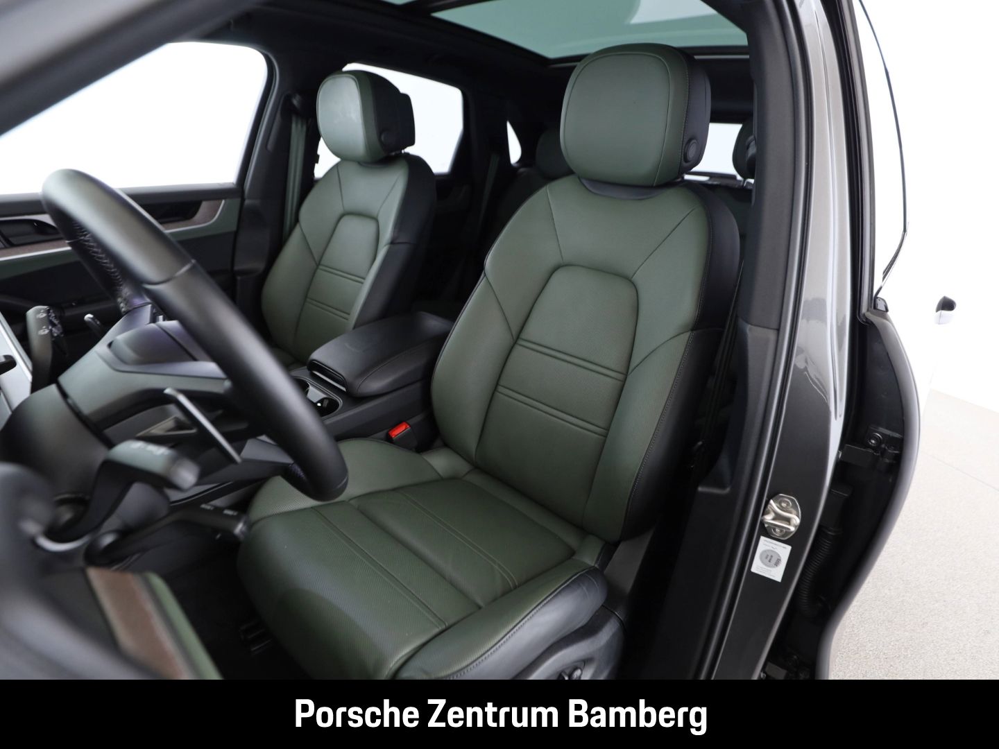 Porsche Cayenne E-Hybrid/ PDCC/ InnoDrive/ HUD/ Massage