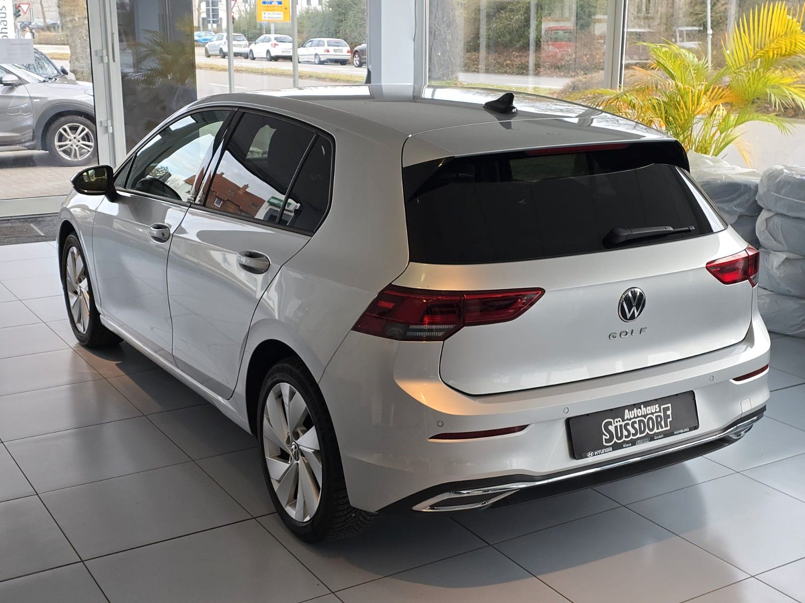 Volkswagen Golf VIII Active - Samsaru's Car Outlet