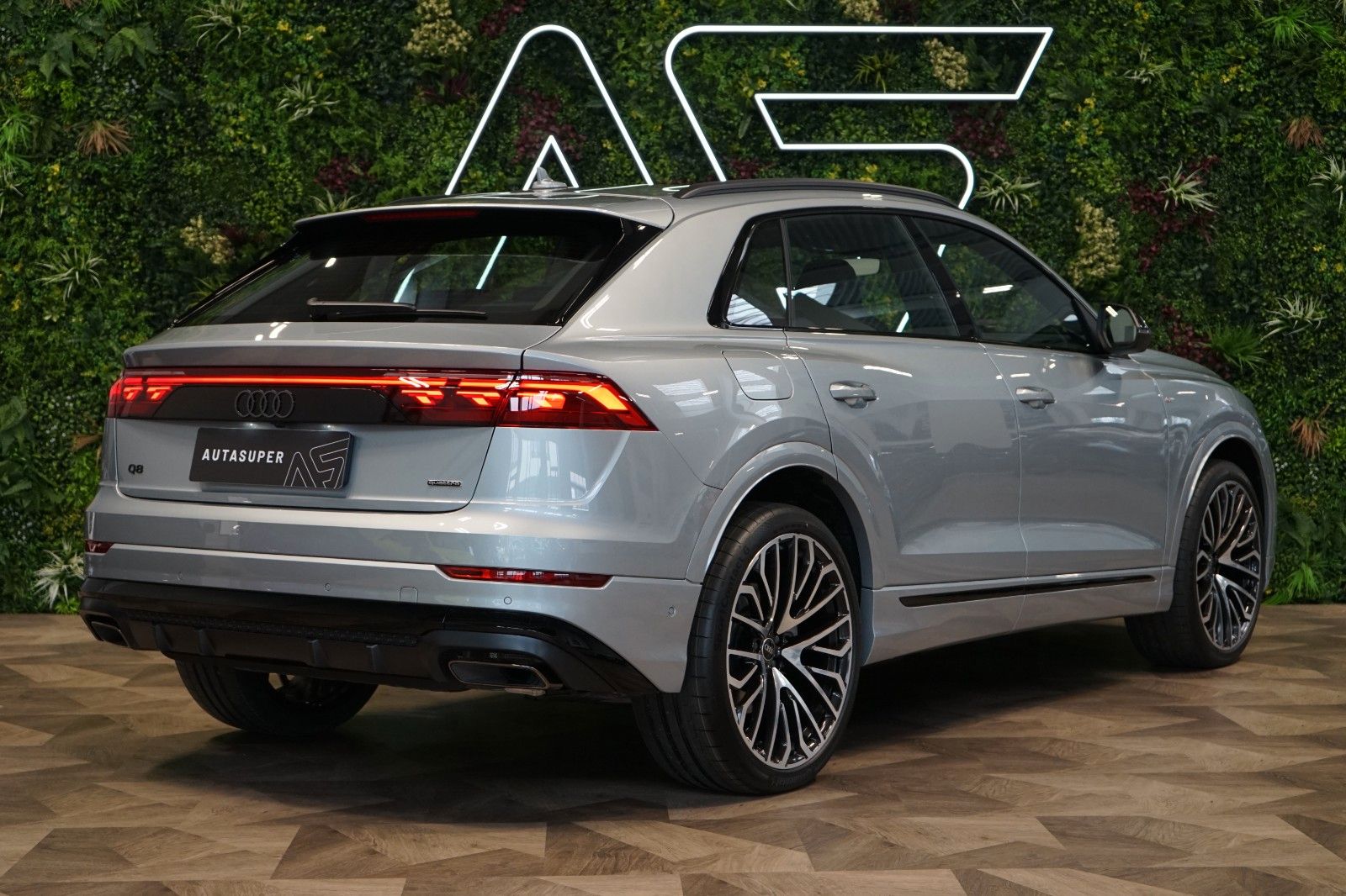 Audi Q8 50 TDI S-LINE - Samsaru's Car Outlet