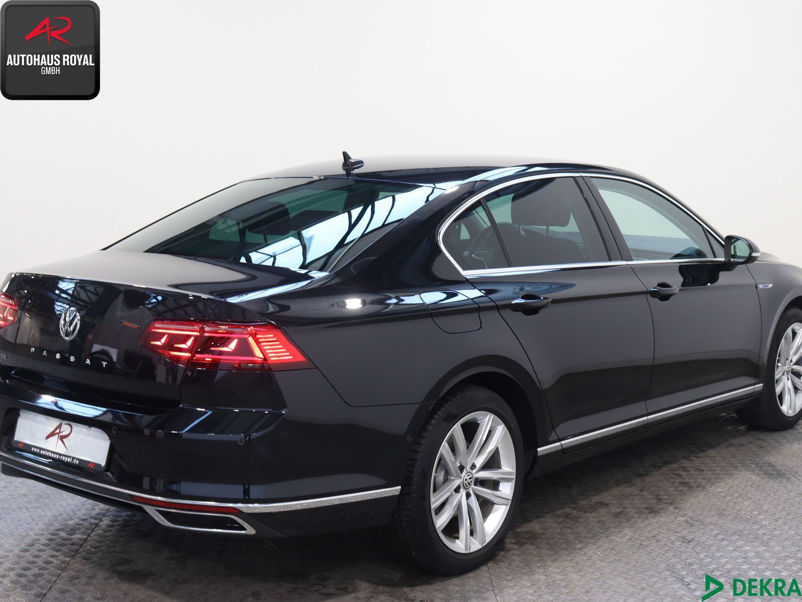 Volkswagen Passat 1.4 TSI GTE - Samsaru's Car Outlet