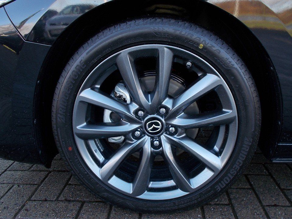 Mazda 3 Exclusive-Line X-186 AT DASO DESI NAVI ACAA SH