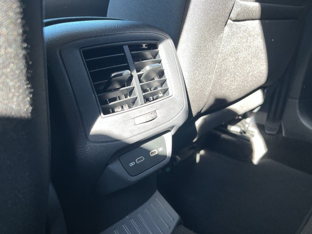 Volkswagen T-Roc 1.5 TSI United - Samsaru's Car Outlet