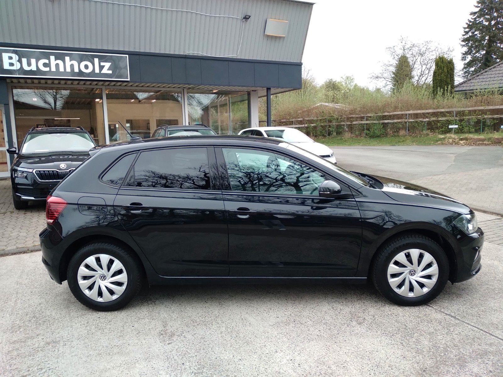 Volkswagen Polo 1.0 TSI DSG Comfortline - Samsaru's Car Outlet