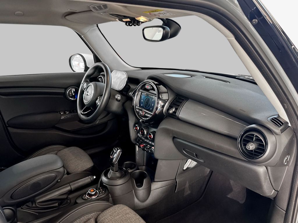 MINI Cooper Aut. - Samsaru's Car Outlet