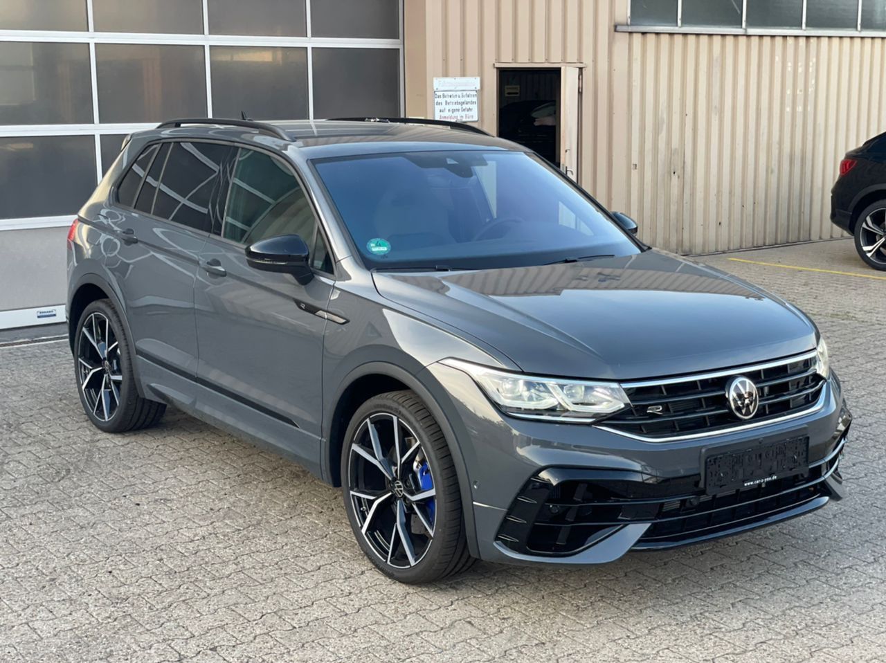 Volkswagen Tiguan R 4Motion - Samsaru's Car Outlet