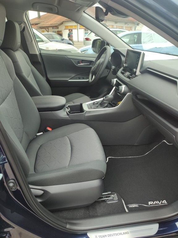 Toyota RAV 4 2.5 4x4 Hybrid - Samsaru's Car Outlet