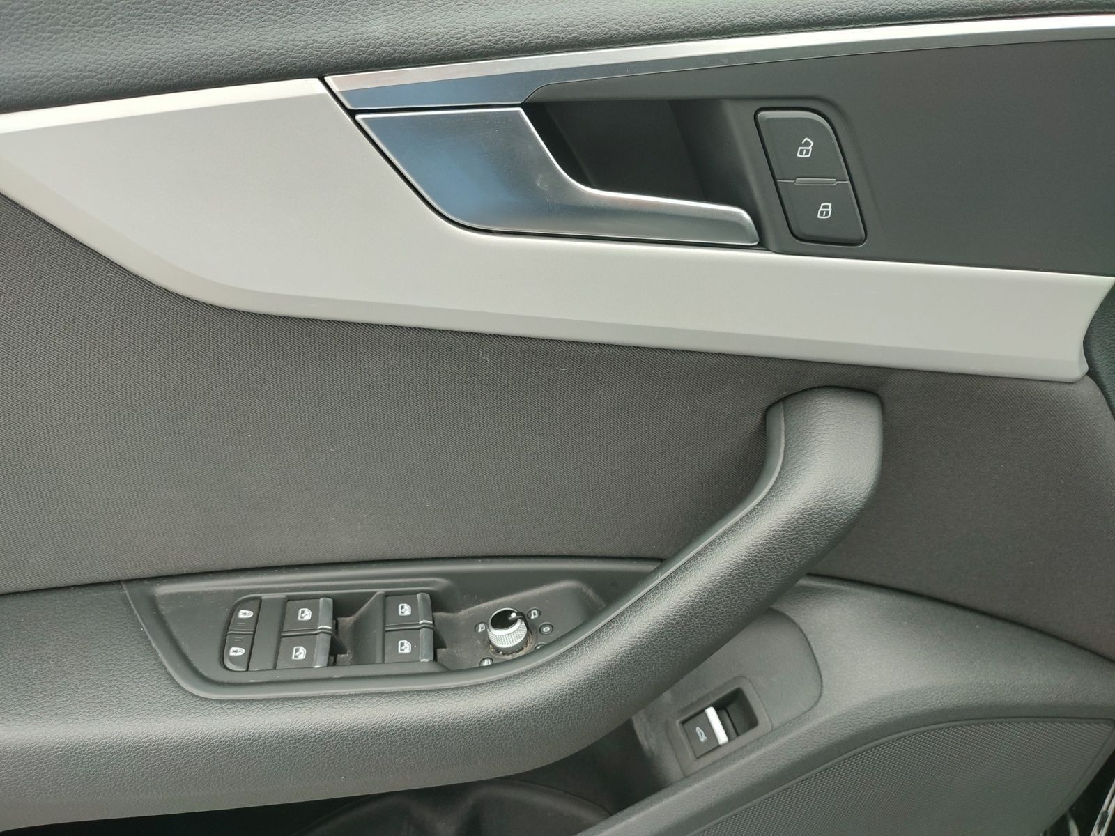 Audi A4 Avant Advanced 40 TFSI - Samsaru's Car Outlet