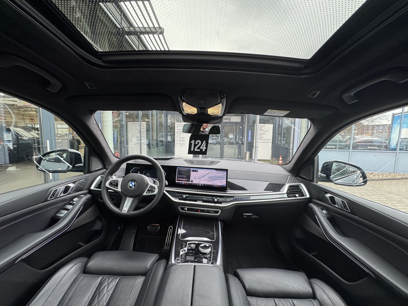BMW X7 xDrive40i M Sport AHK P-SKY 6-Sitze StHzg h&k