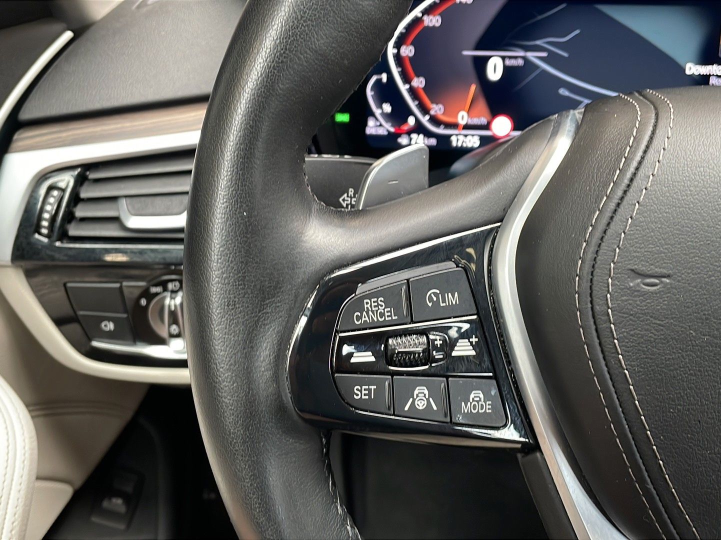 BMW 520d Touring xDr. ACC AHK PANO IQ 4ZK 360° WiFi