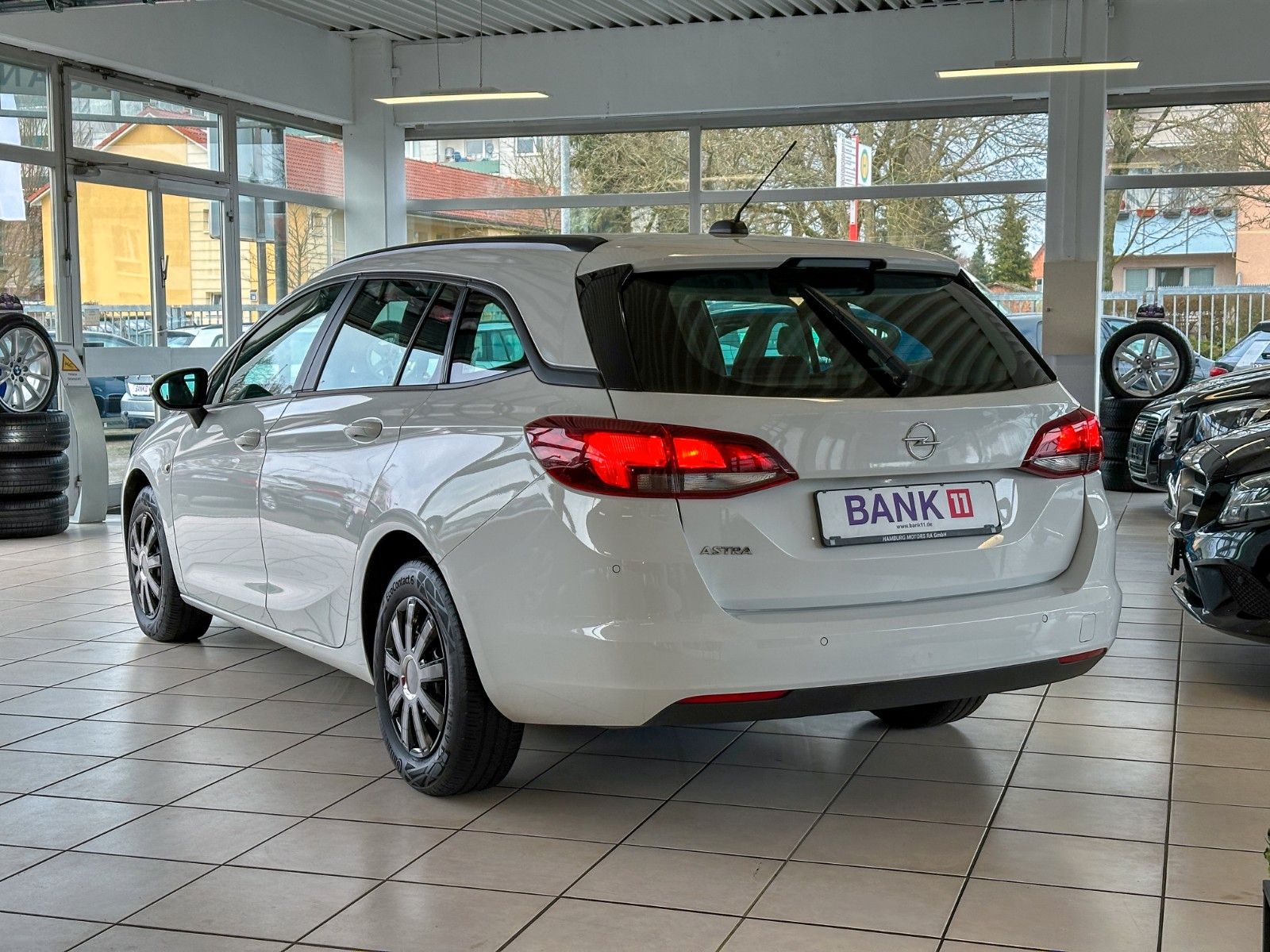 Opel Astra K 1.5 D Sports Tourer Business - Samsaru's Car Outlet