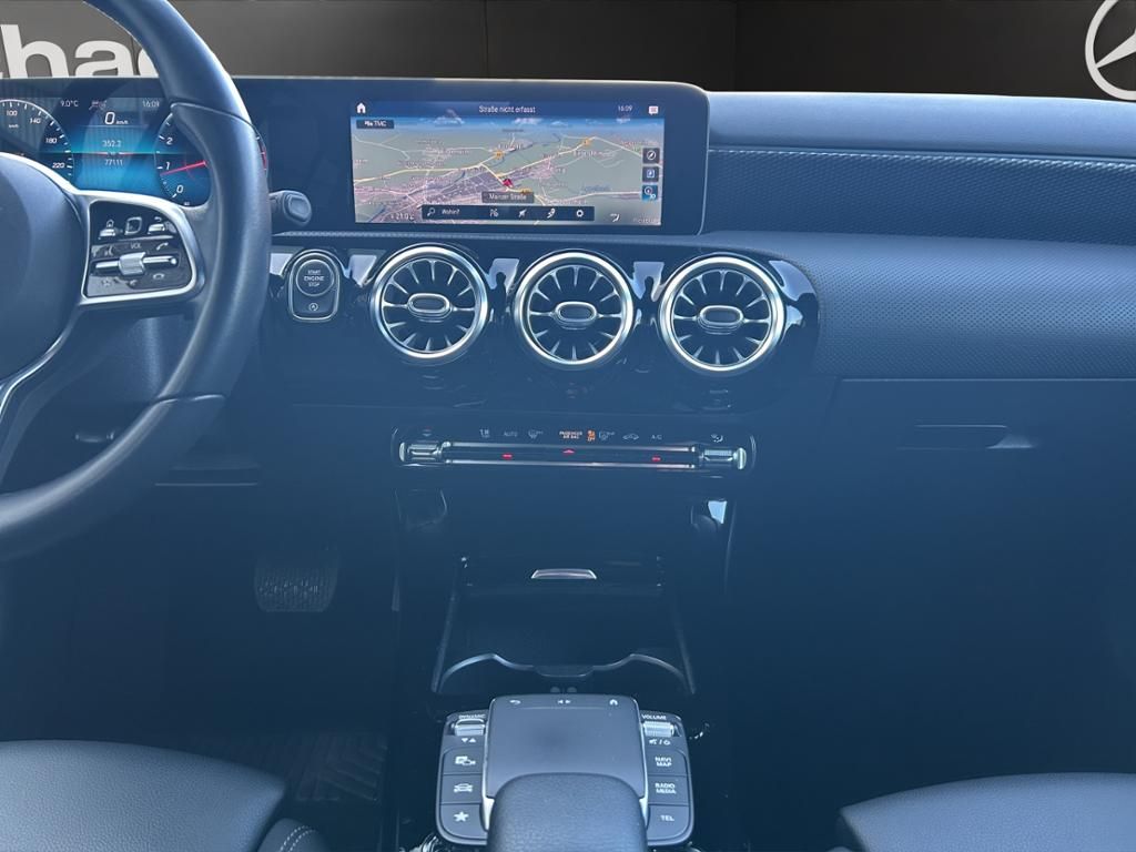 Mercedes-Benz A 180 - Samsaru's Car Outlet