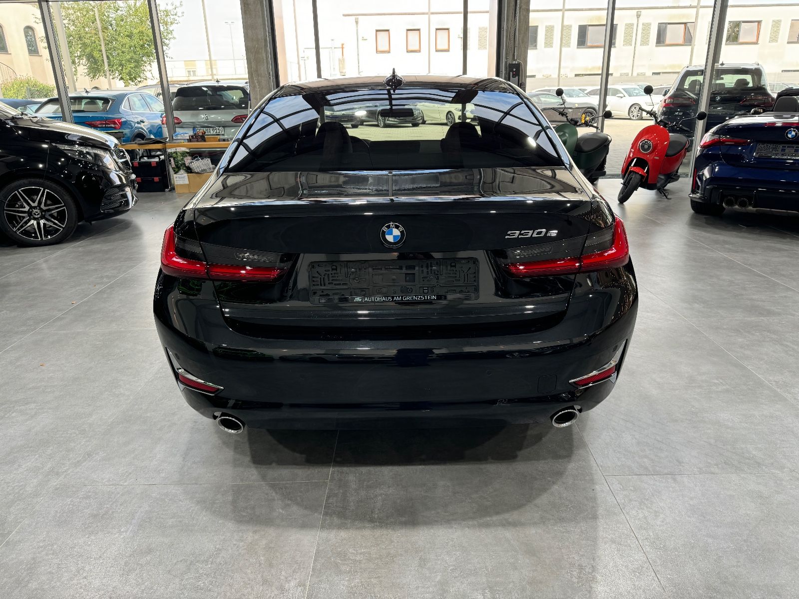 BMW 330 e Luxury Line Individual - Samsaru's Car Outlet