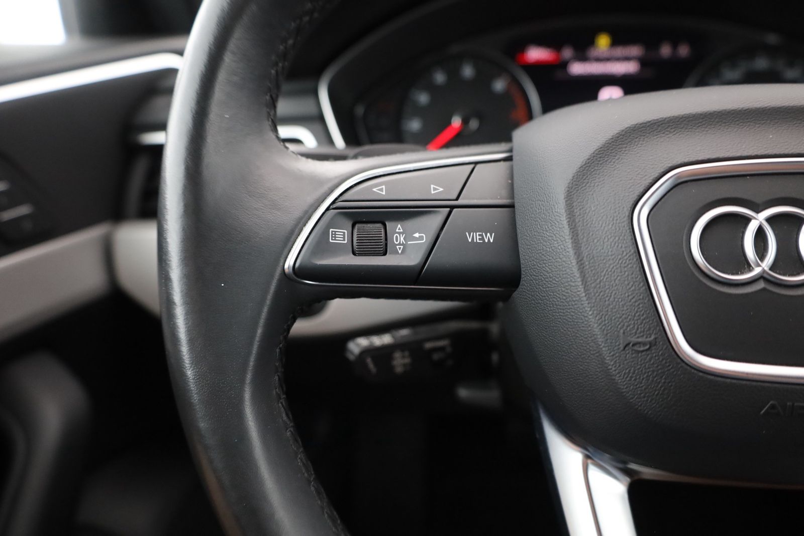 Audi A4 Avant 35 TFSI S-Line - Samsaru's Car Outlet