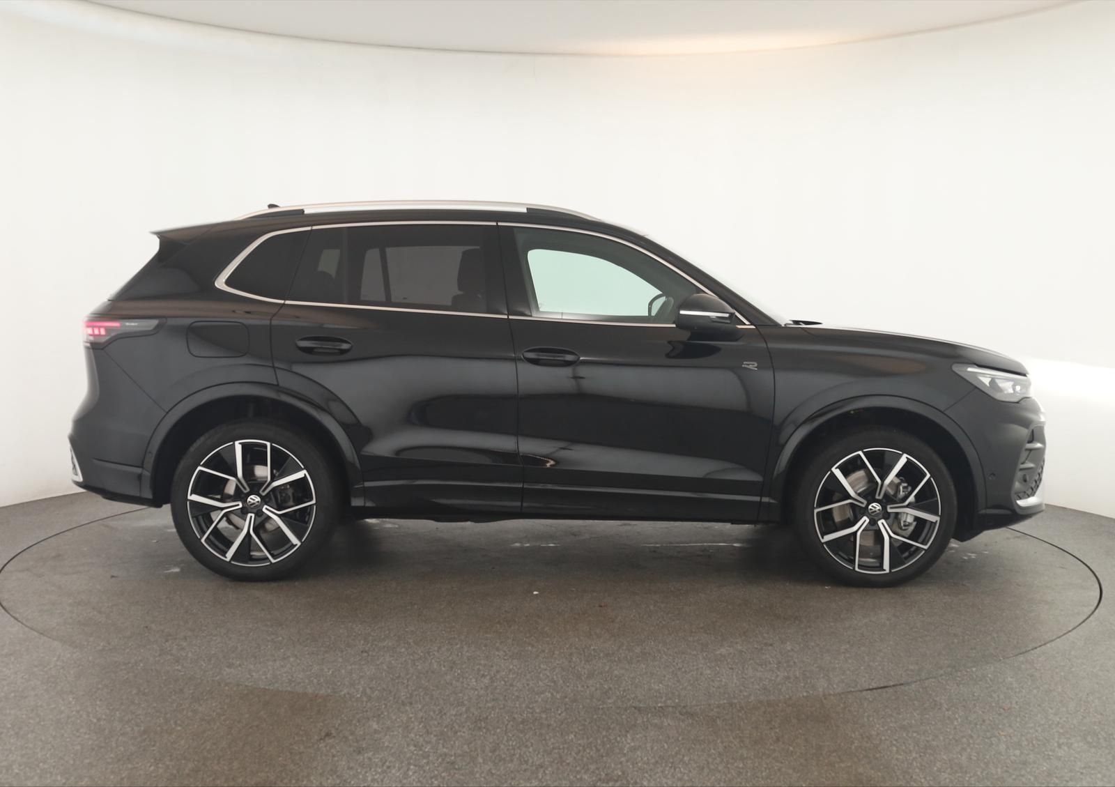 Volkswagen Tiguan 2.0 TDI 4M DSG R-Line Leder Pano Navi 360