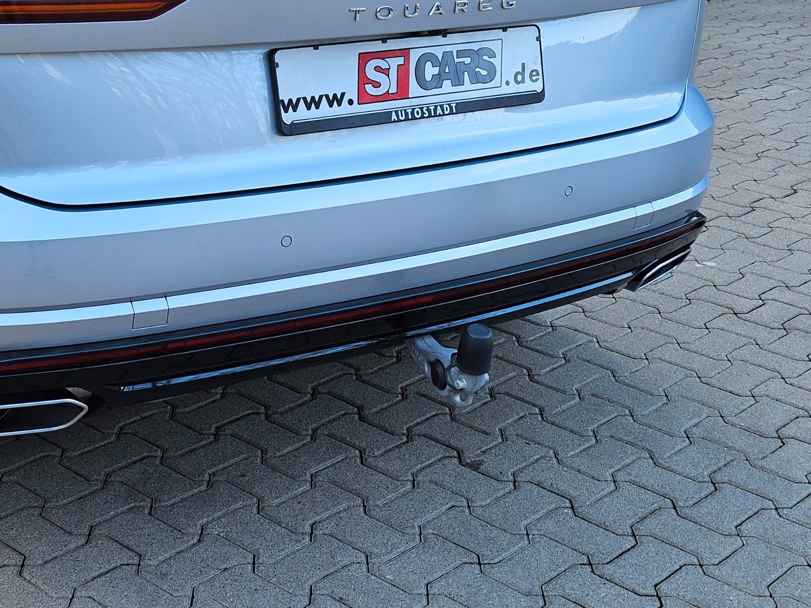Volkswagen Touareg R-Line 4Motion - Samsaru's Car Outlet