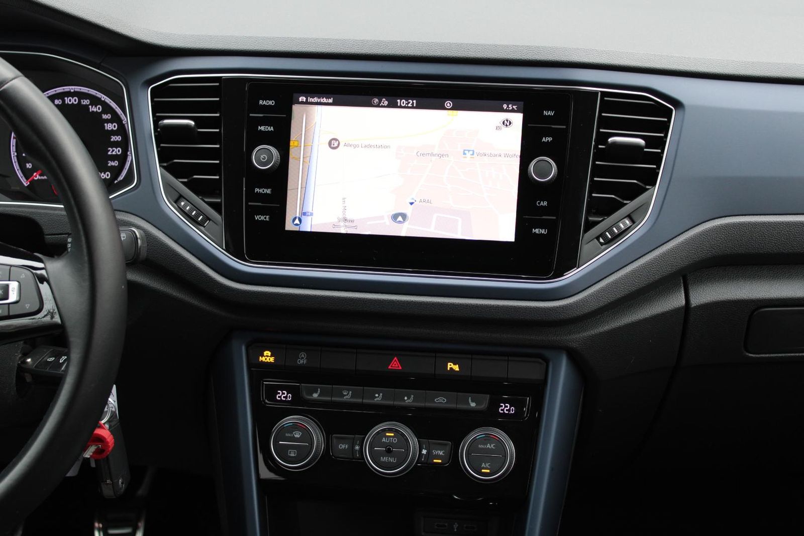 Volkswagen T-ROC United 1.5TSI - Samsaru's Car Outlet