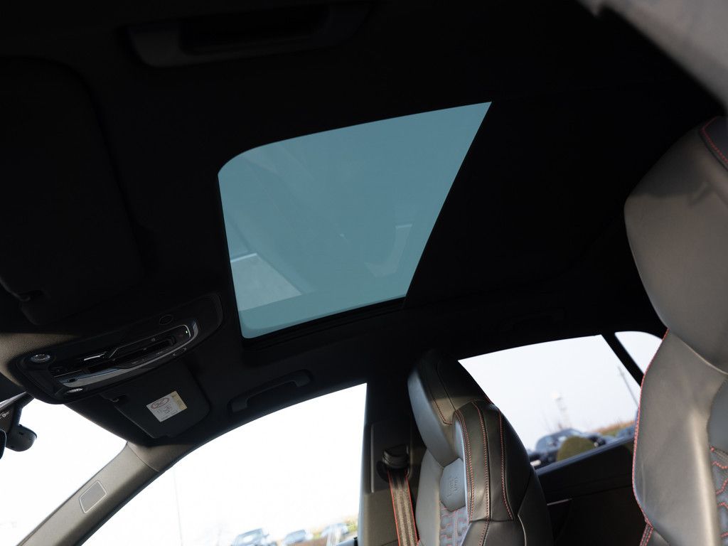 Audi RS Q8 quattro PANO AHK HUD 360° MATRIX-LED B&O