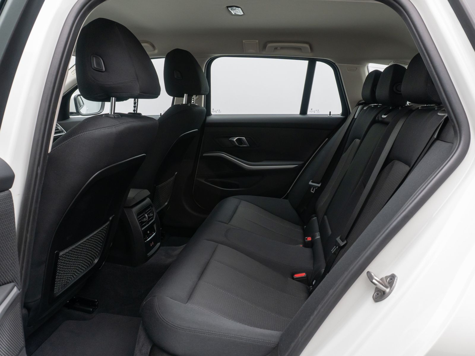 BMW 320d Advantage - Samsaru's Car Outlet