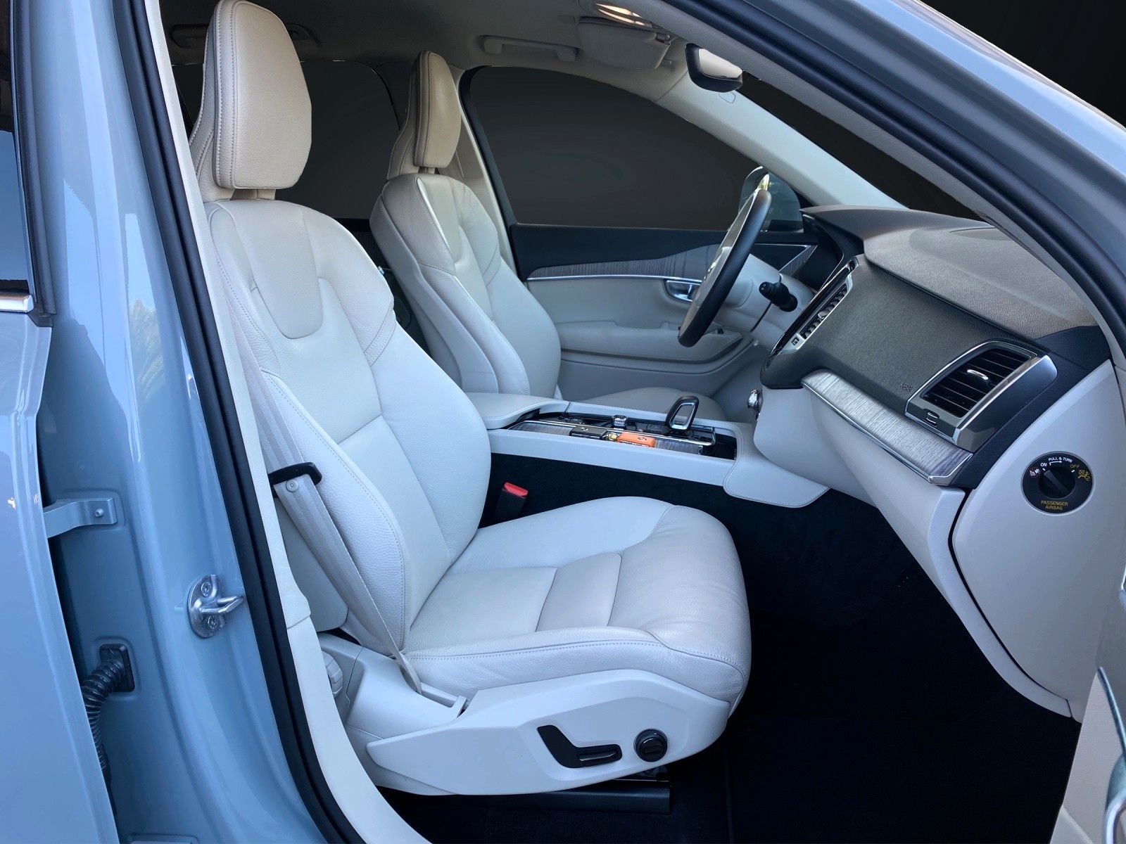 Volvo XC 90 B5 AWD CORE 7-SITZER-NAVI-KAMERA-LED