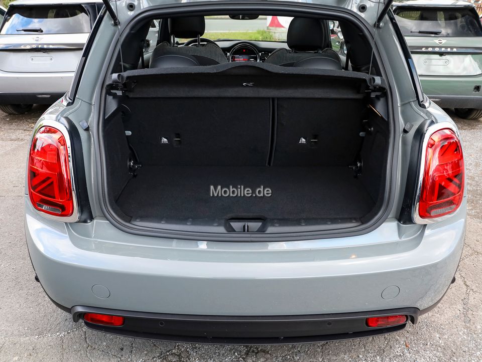 MINI Cooper SE Classic - Samsaru's Car Outlet