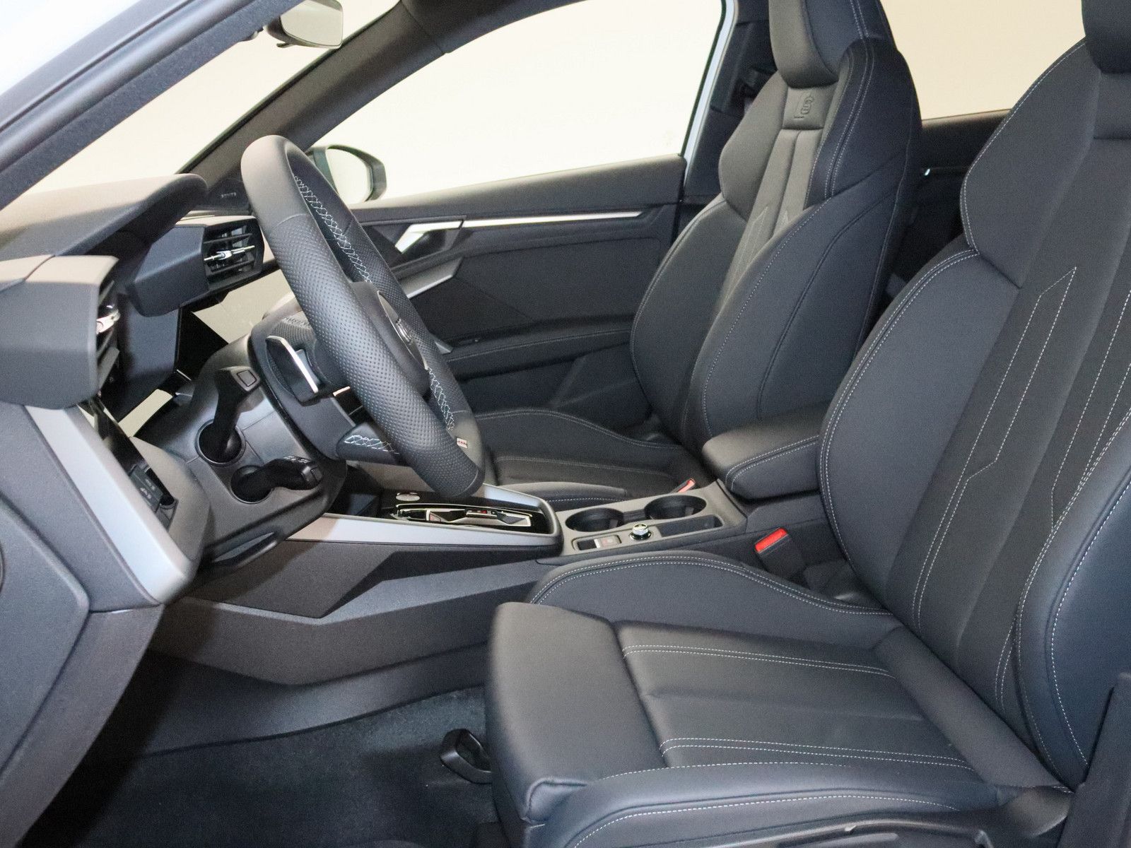 Audi A3 Sportback 35 TFSI S line - Samsaru's Car Outlet