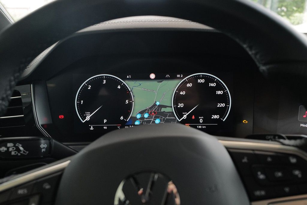 Volkswagen Touareg 3.0TDI R-Line BlackStyle Pano 360° Dynau