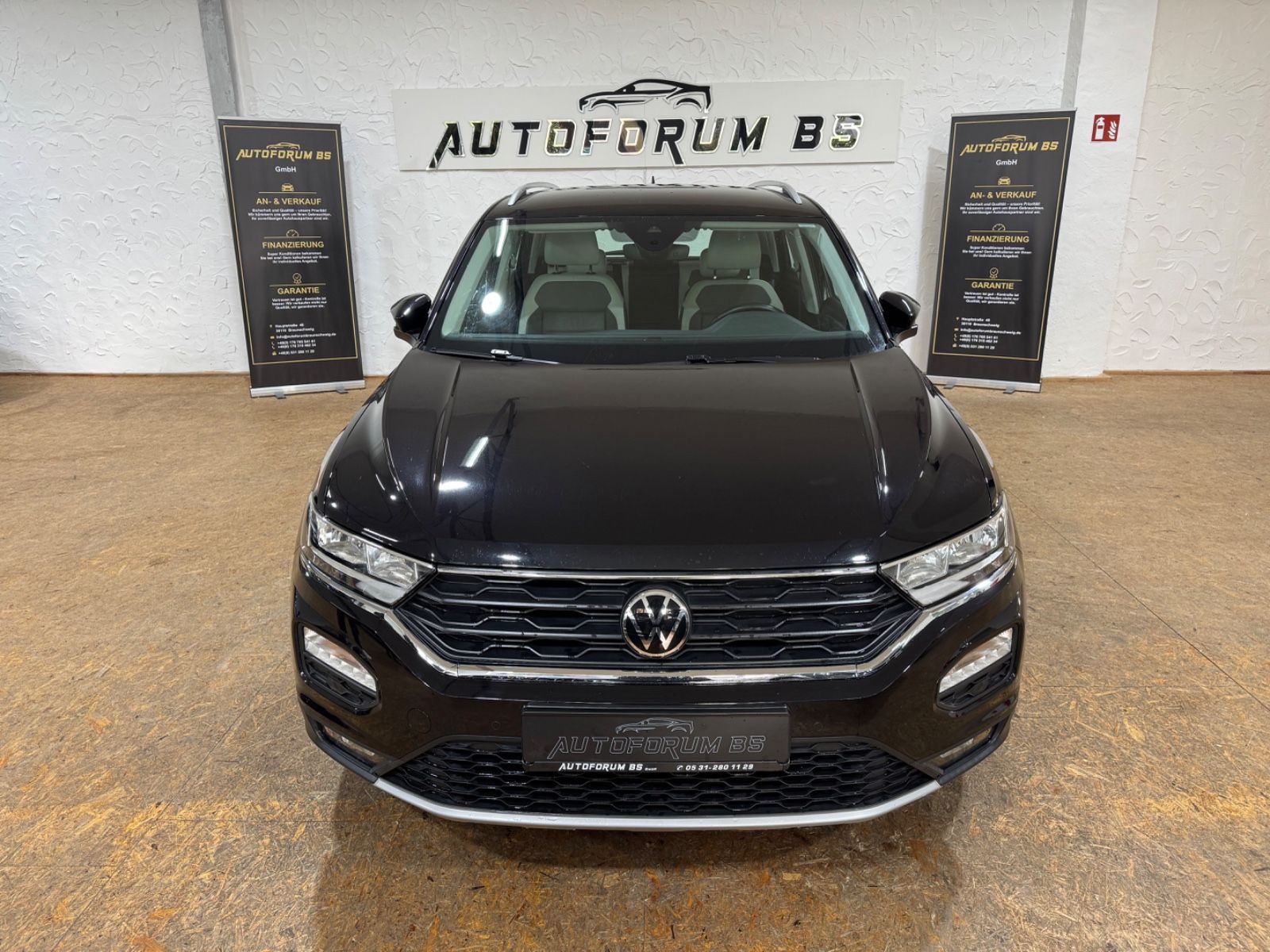 Volkswagen T-Roc Style 1.5 TSI - Samsaru's Car Outlet