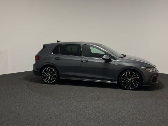 Volkswagen Golf VIII 2.0 TDI DSG GTD - Samsaru's Car Outlet