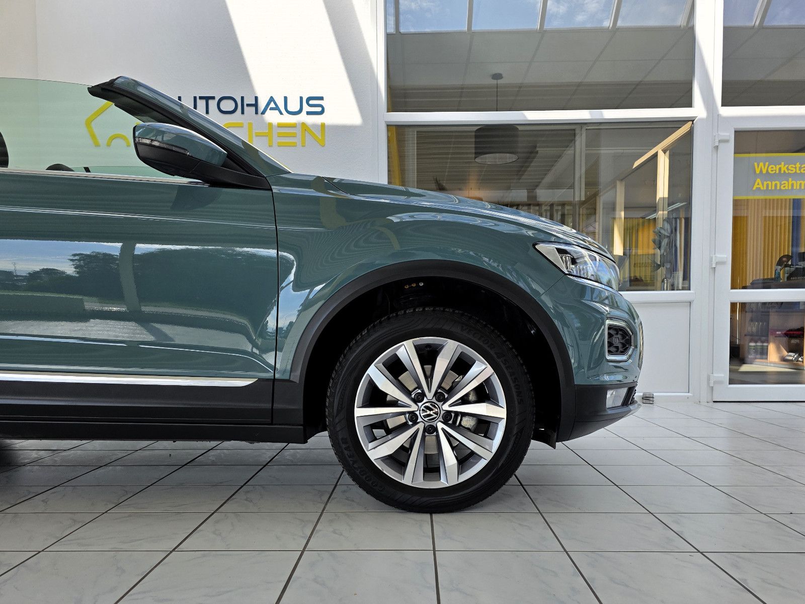 Volkswagen T-Roc Style - Samsaru's Car Outlet