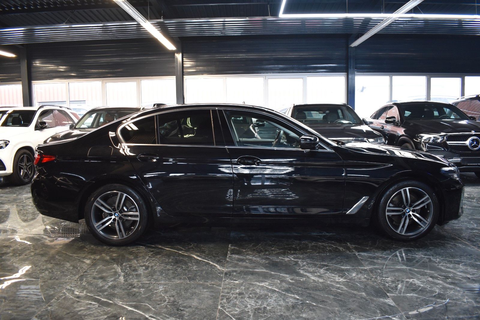 BMW 520 d xDrive Luxury Line*HEAD-UP*ASSIST*HIFI*LED