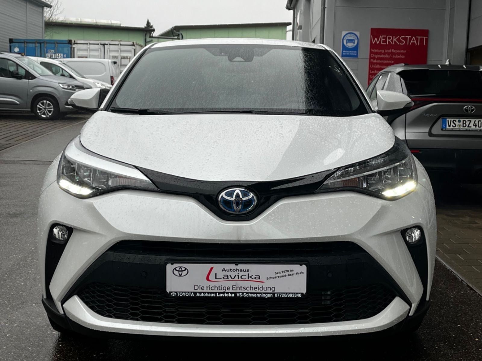 Toyota C-HR 2.0-l-Hybrid - Samsaru's Car Outlet