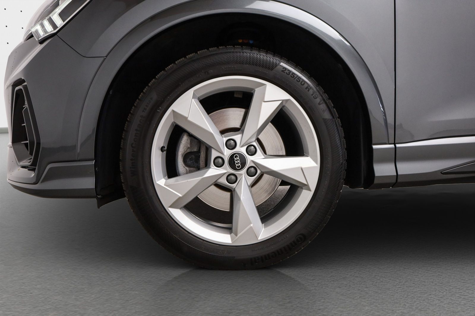 Audi Q3 S line 40 TDI quattro - Samsaru's Car Outlet
