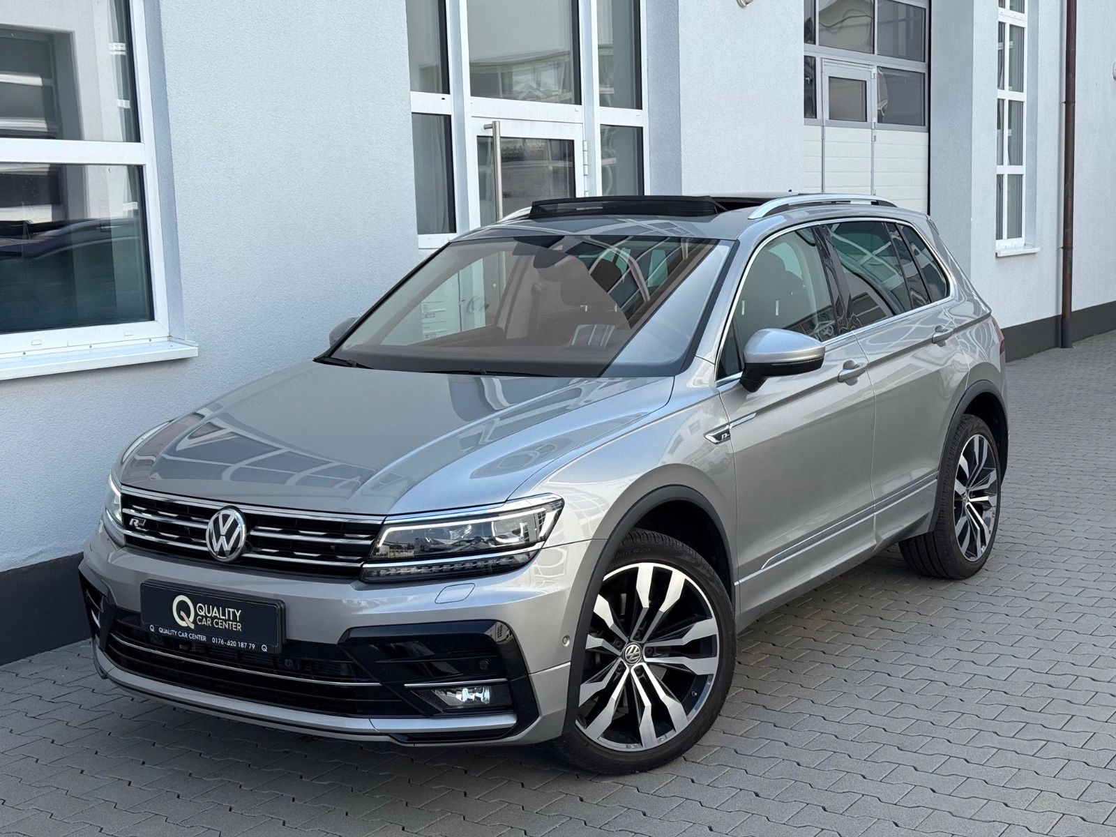 Volkswagen Tiguan Highline 4Motion - Samsaru's Car Outlet